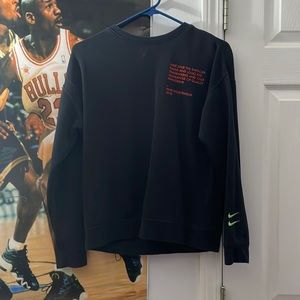 NIKE CREWNECK BOYS LARGE DOUBLE SWOOSH SWEATER